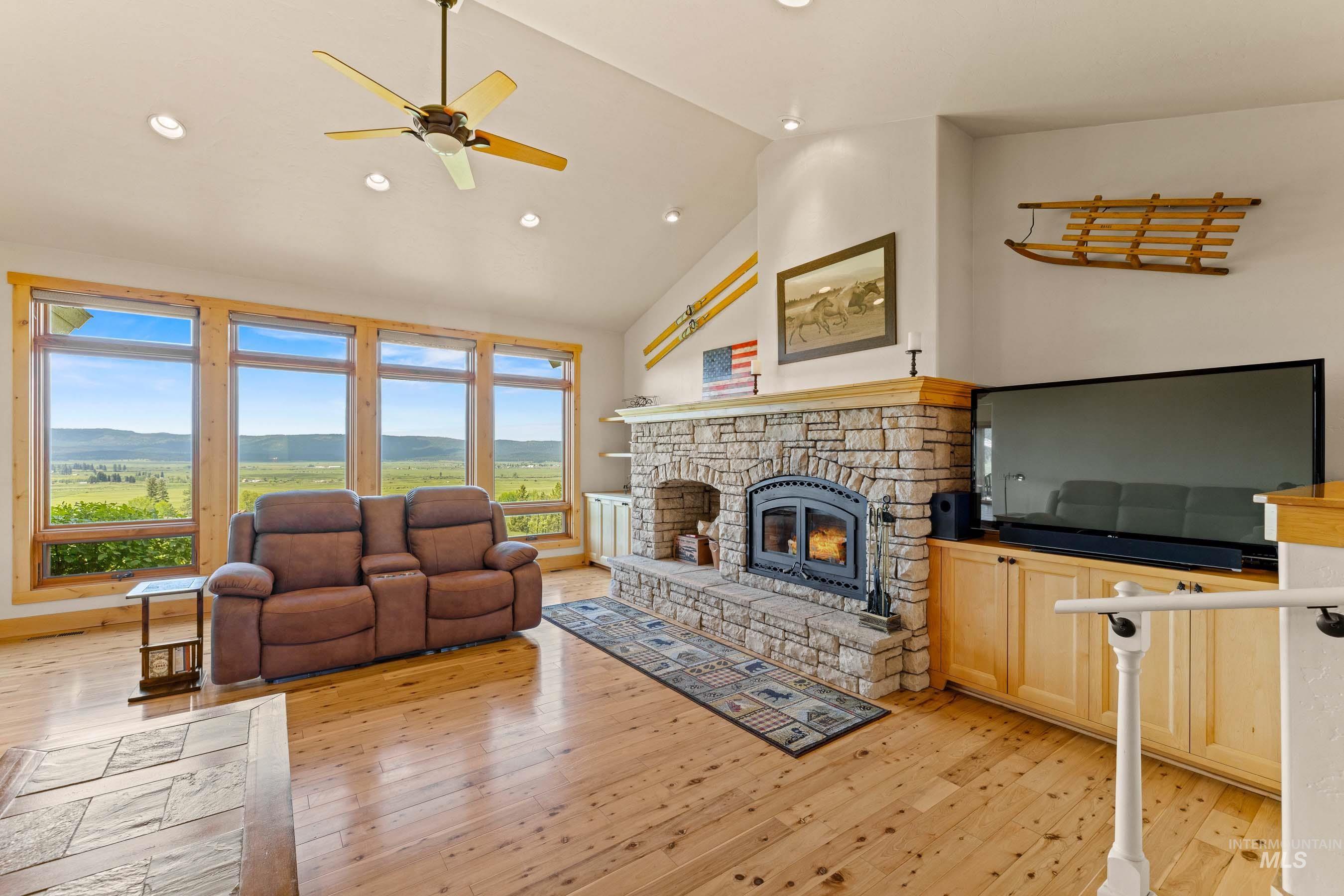 3306 Walking Horse Circle Property Photo 9