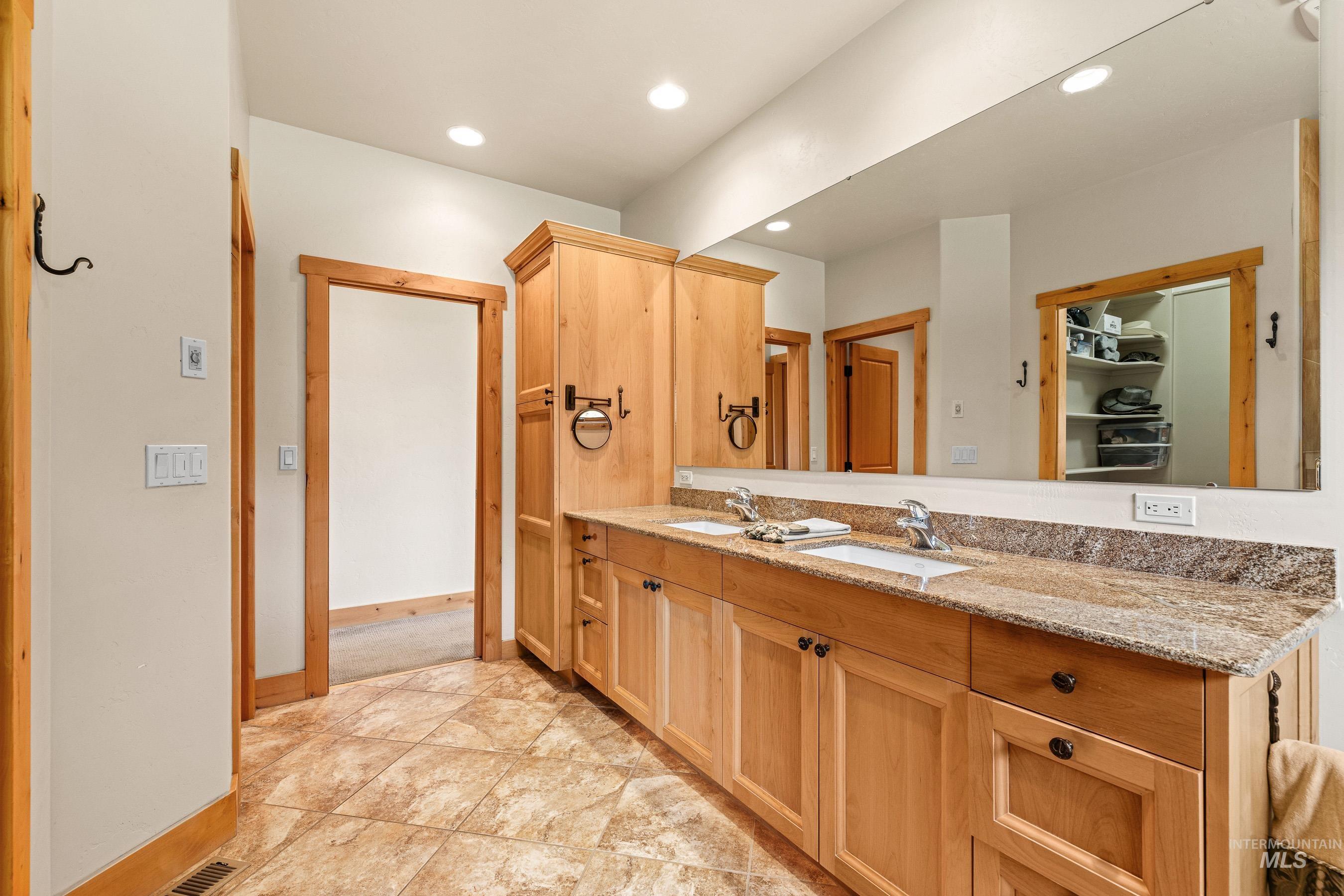3306 Walking Horse Circle Property Photo 28