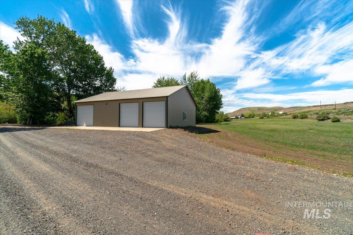 3057 Hwy 71 Property Photo 4