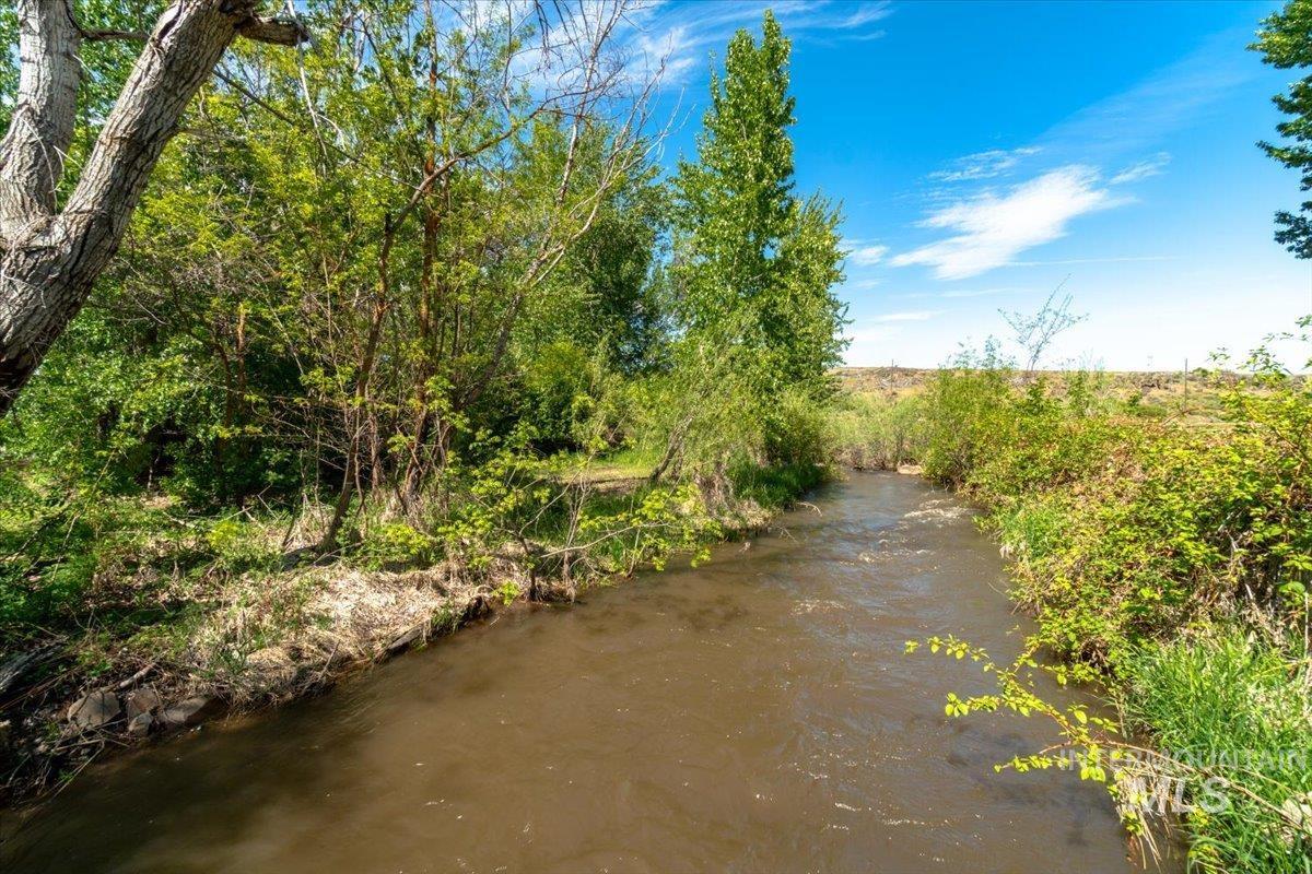 3057 Hwy 71 Property Photo 6