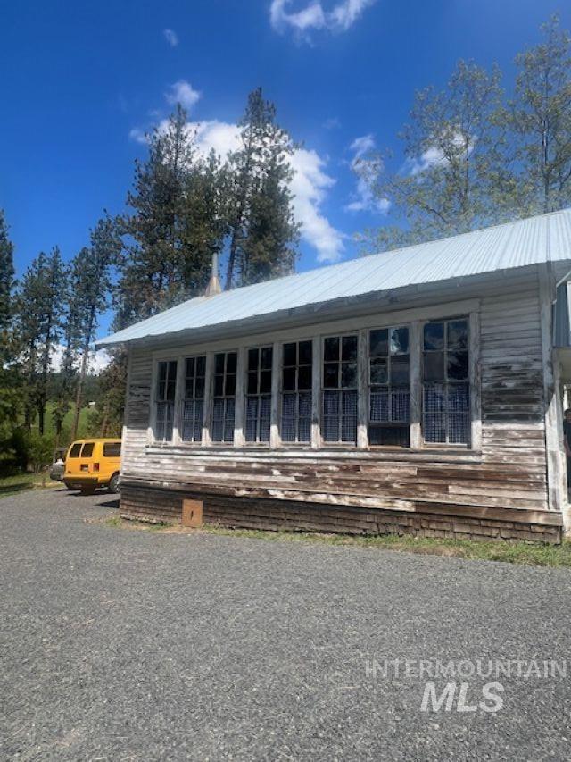 2070 Woodland Road Property Photo 6