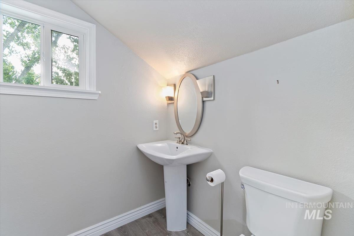 7301 W Diamond St Property Photo 5