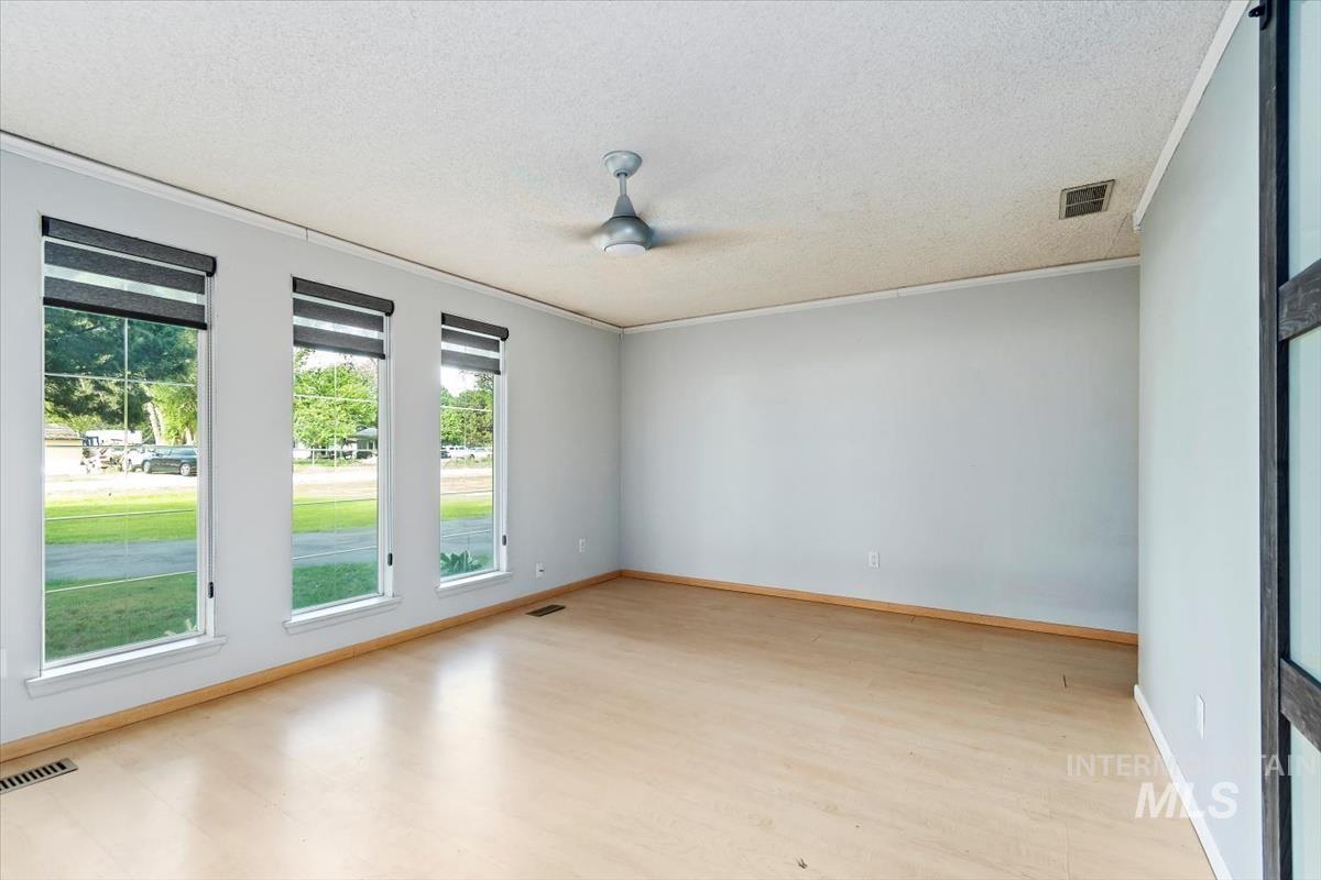 7301 W Diamond St Property Photo 28