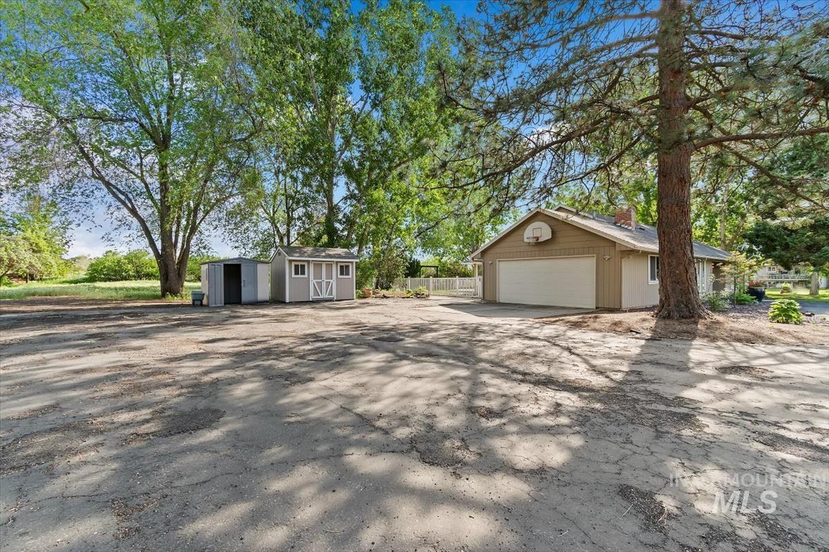 7301 W Diamond St Property Photo 40