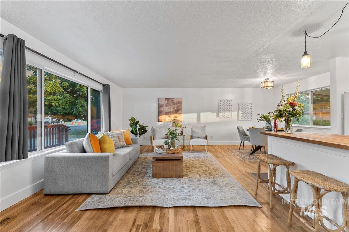 1115 N 6th E Property Photo 5