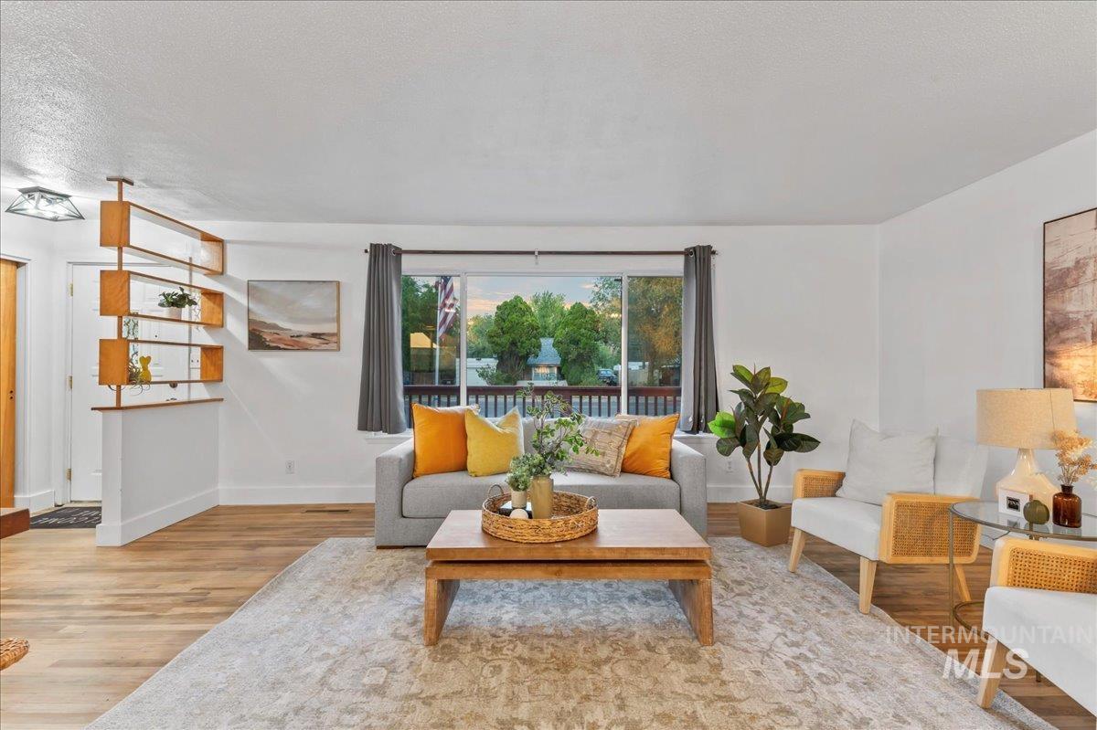 1115 N 6th E Property Photo 8