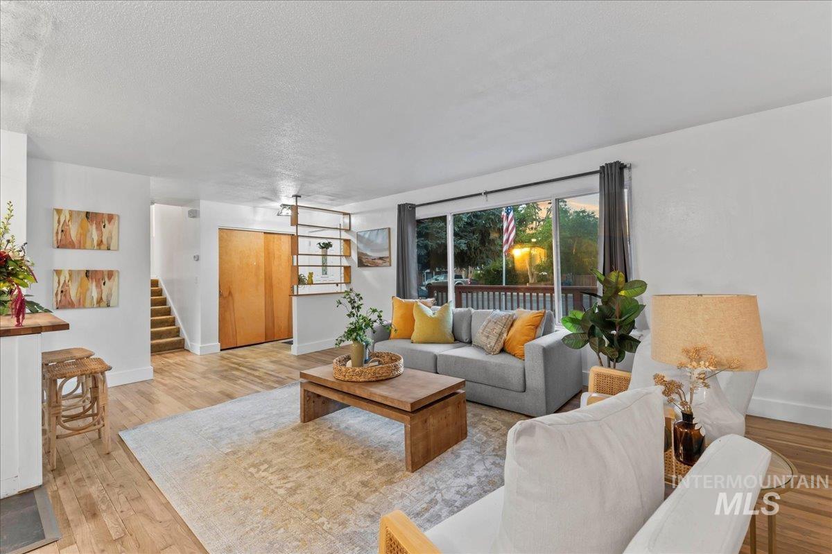 1115 N 6th E Property Photo 9