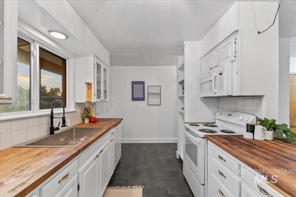 1115 N 6th E Property Photo 17