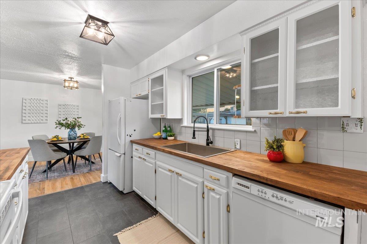 1115 N 6th E Property Photo 20