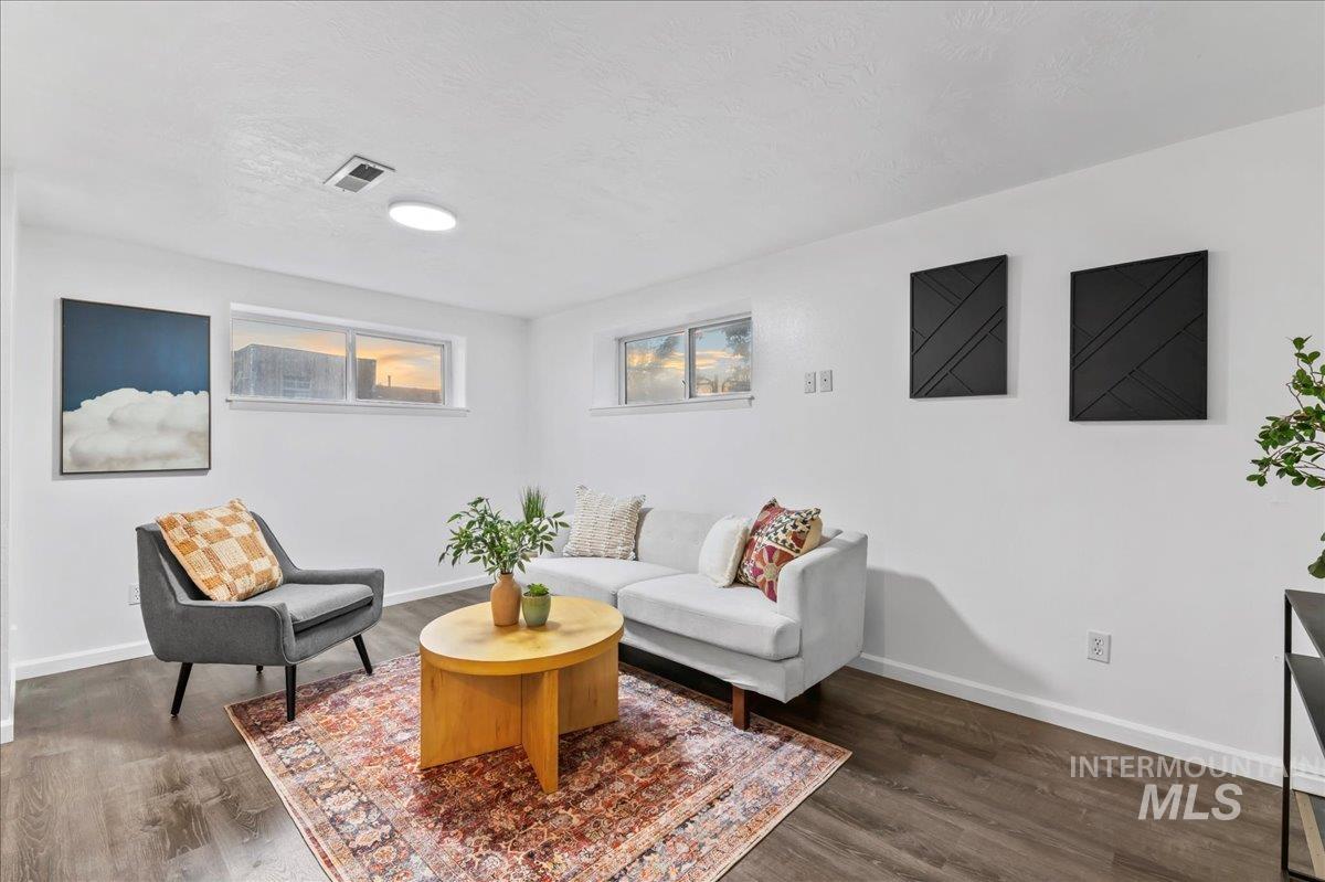 1115 N 6th E Property Photo 23