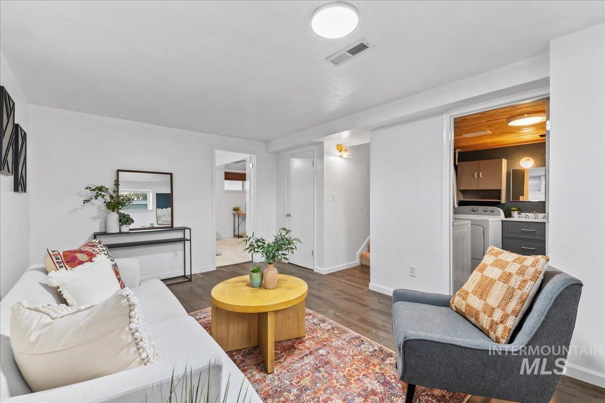 1115 N 6th E Property Photo 25