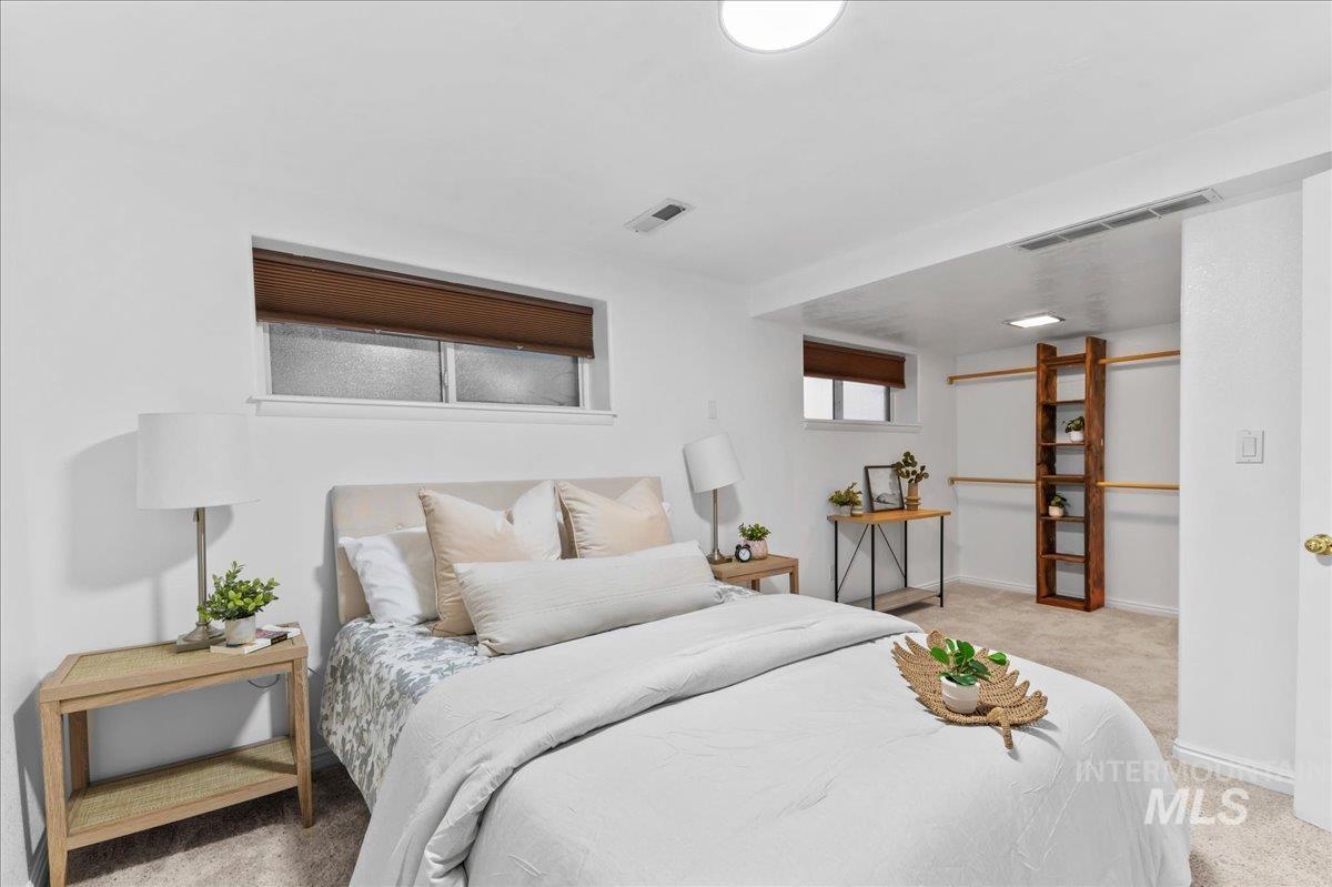 1115 N 6th E Property Photo 27