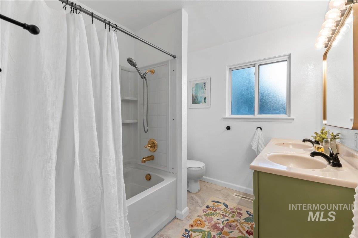 1115 N 6th E Property Photo 35