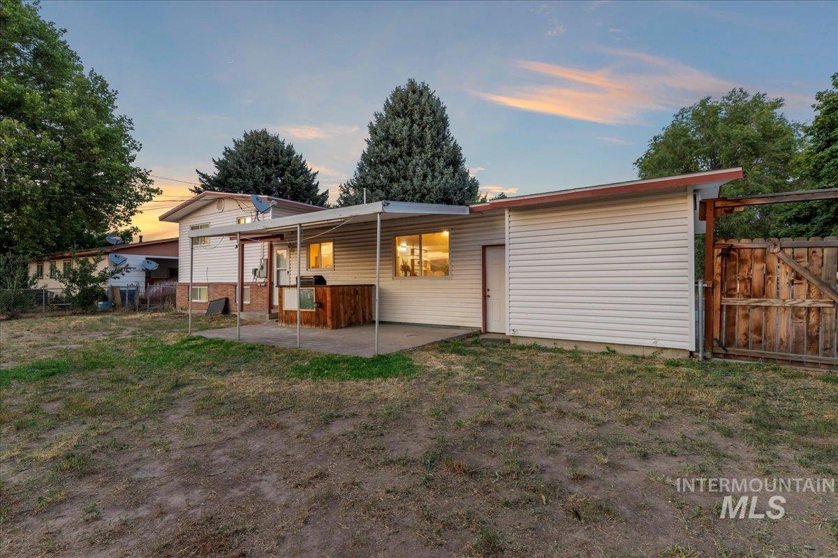 1115 N 6th E Property Photo 37