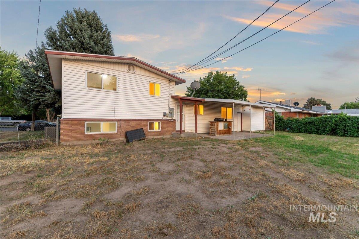 1115 N 6th E Property Photo 38