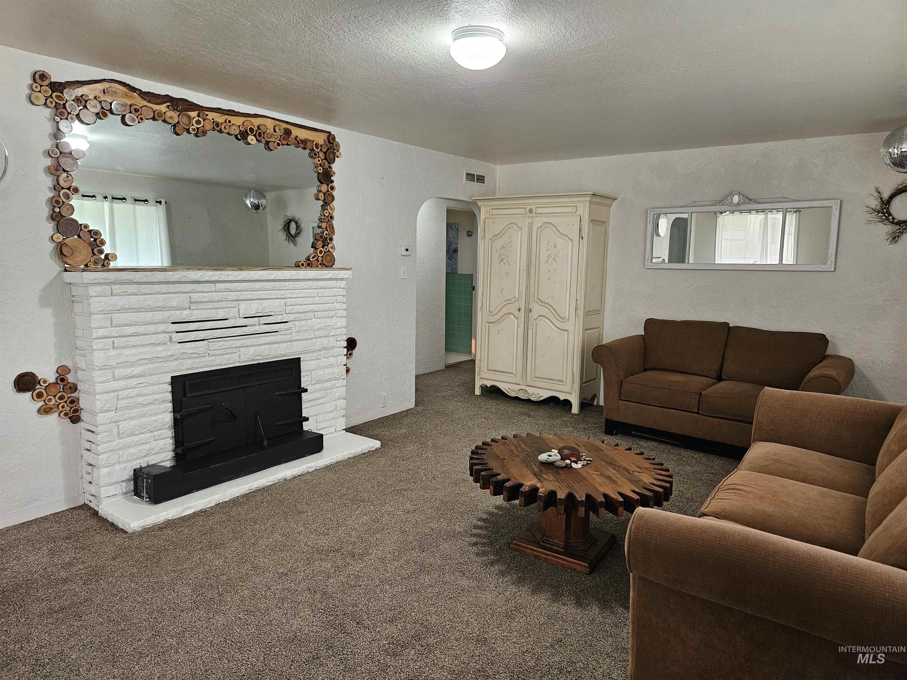 207 N Main St Property Photo 6