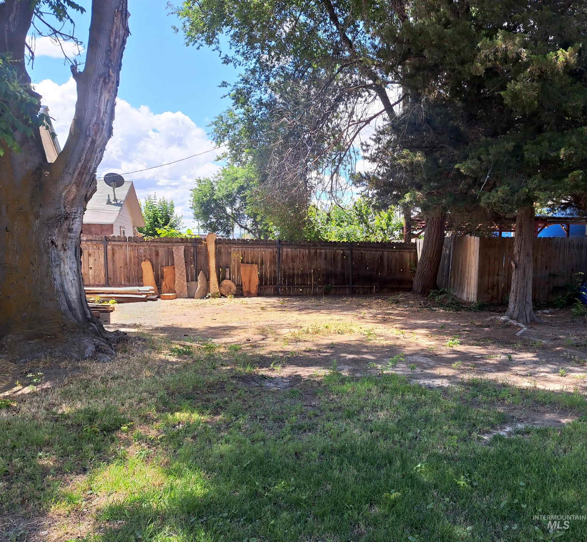 207 N Main St Property Photo 15