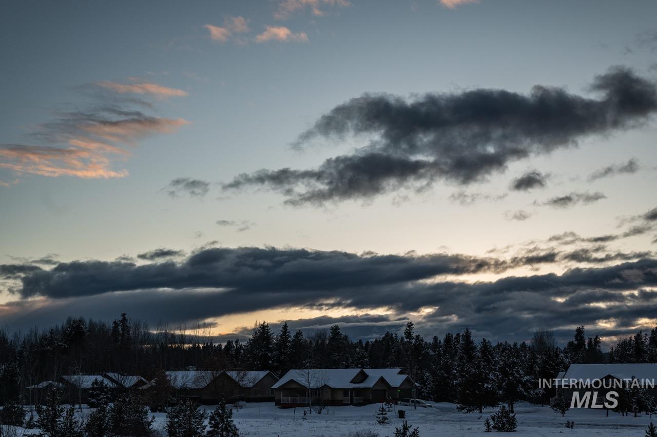 1047 Kaitlyn Loop Property Photo 6