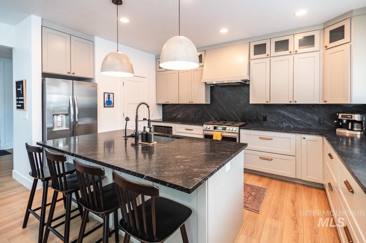 1047 Kaitlyn Loop Property Photo 9