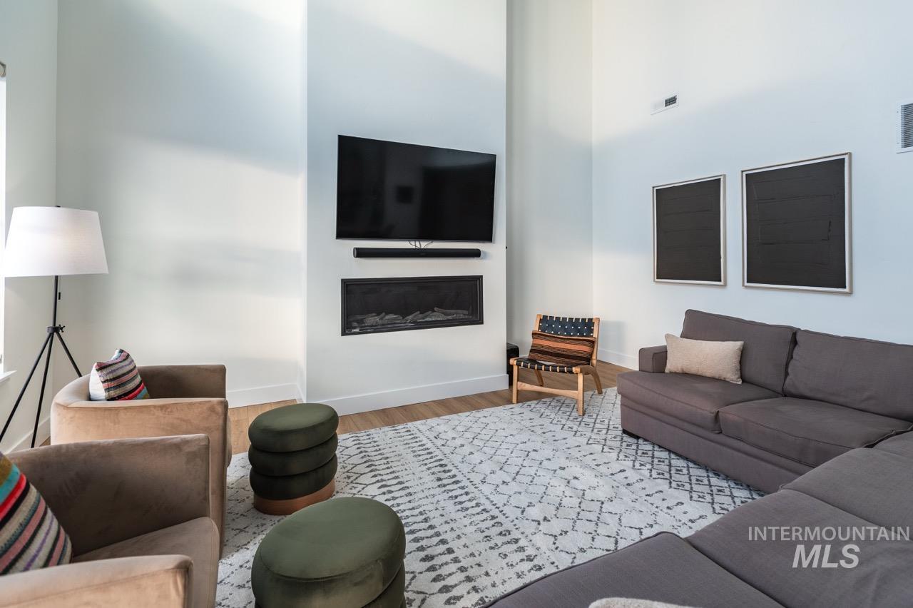 1047 Kaitlyn Loop Property Photo 14