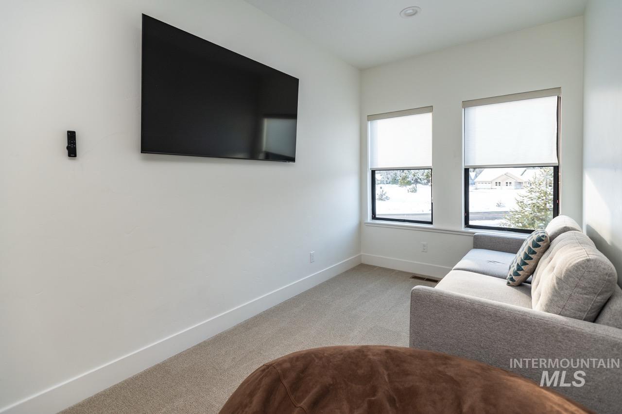 1047 Kaitlyn Loop Property Photo 37