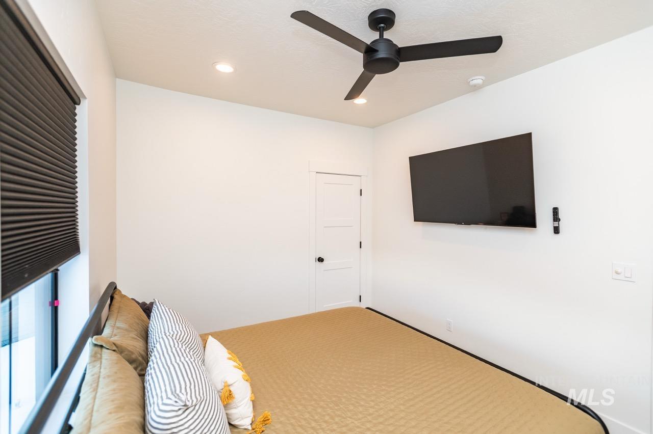 1047 Kaitlyn Loop Property Photo 46