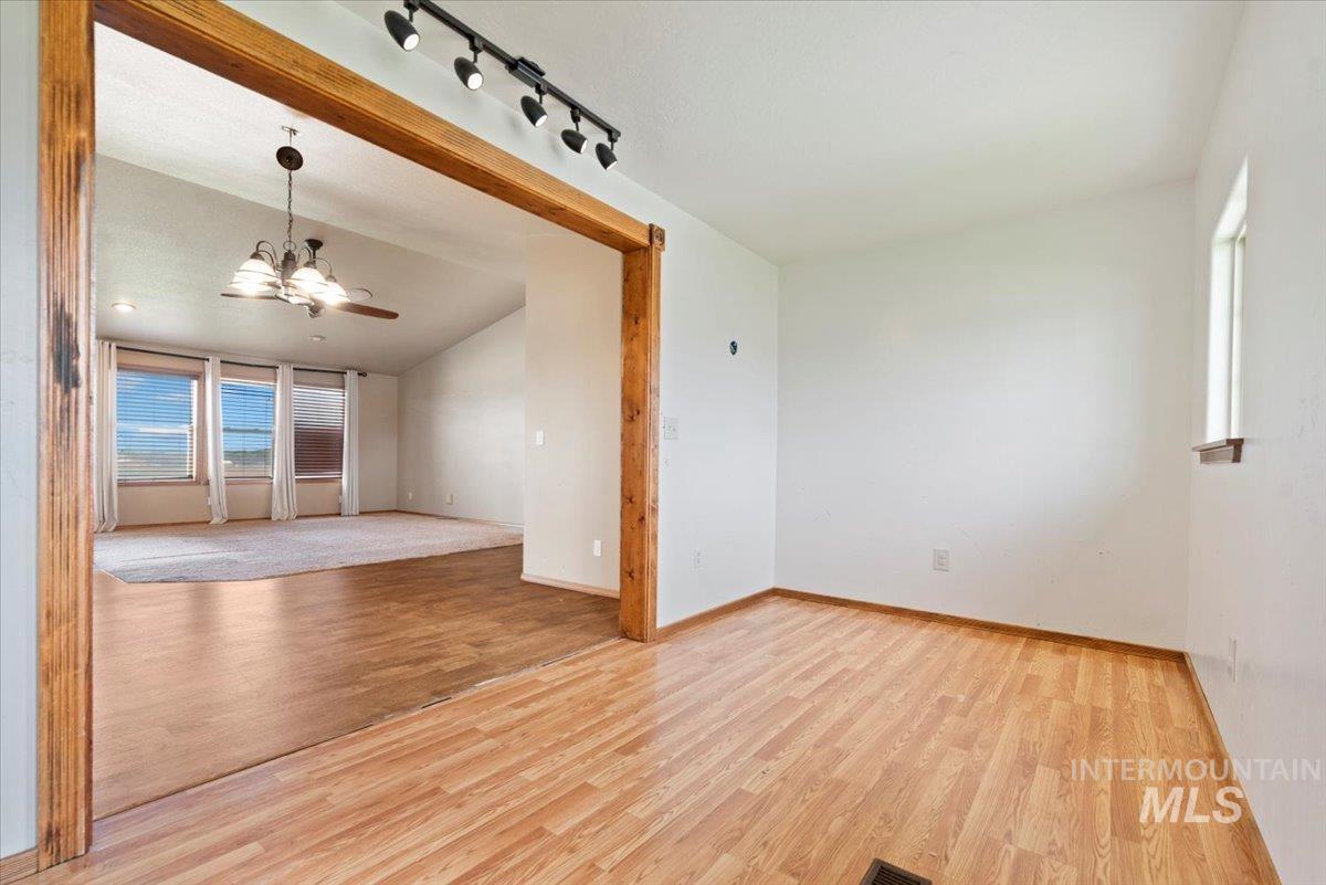 11716 S Emerald Road Property Photo 8
