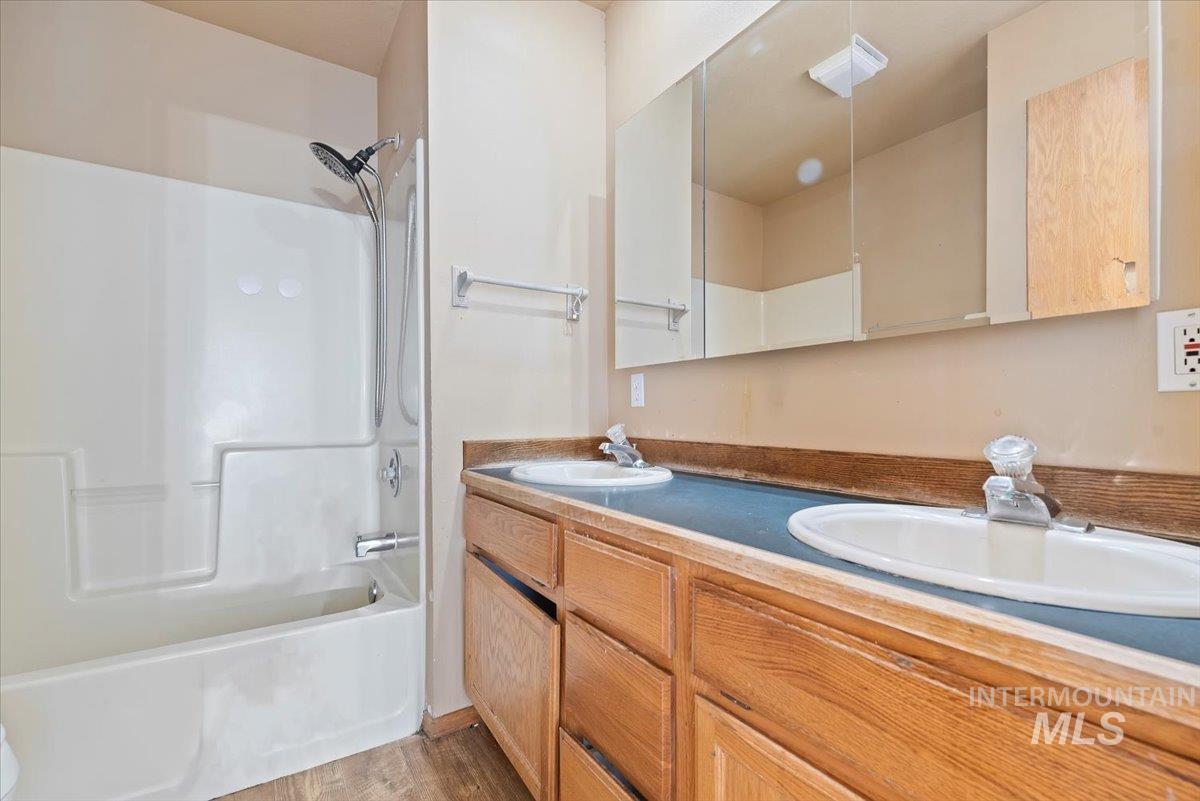 11716 S Emerald Road Property Photo 19