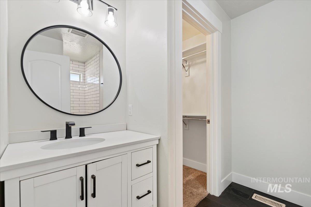 11716 S Emerald Road Property Photo 20