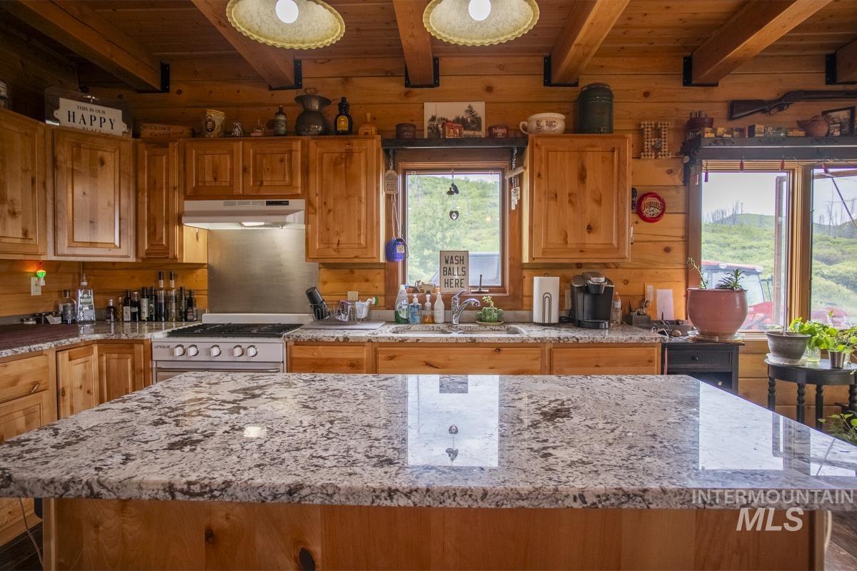 319 S Hill Place Property Photo 10
