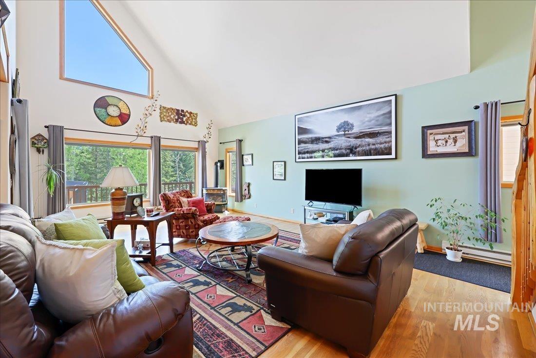 1425 Clements Rd Property Photo 5