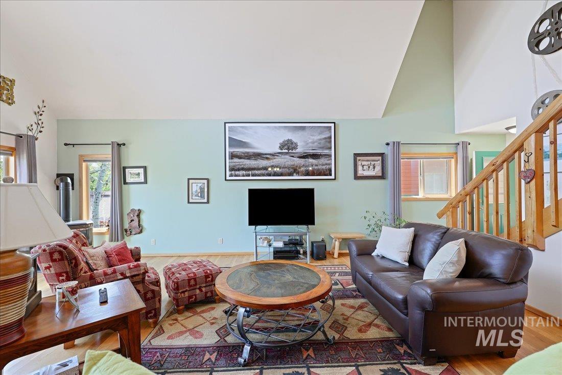 1425 Clements Rd Property Photo 7