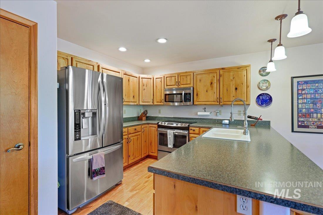 1425 Clements Rd Property Photo 8