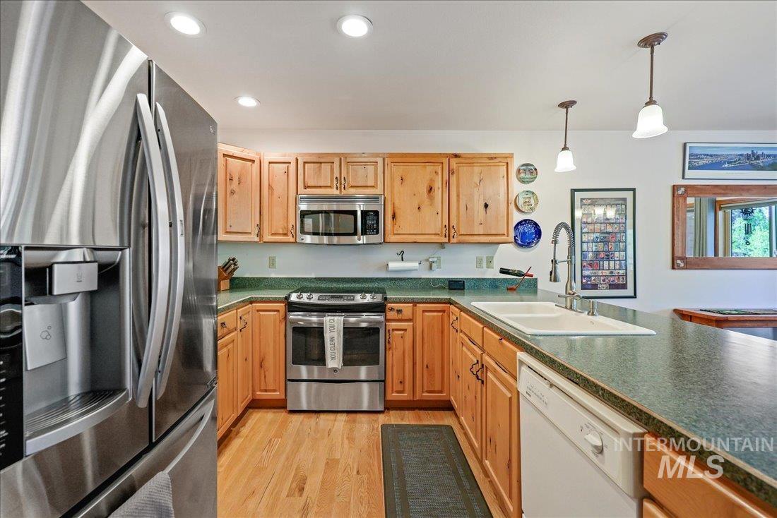 1425 Clements Rd Property Photo 10