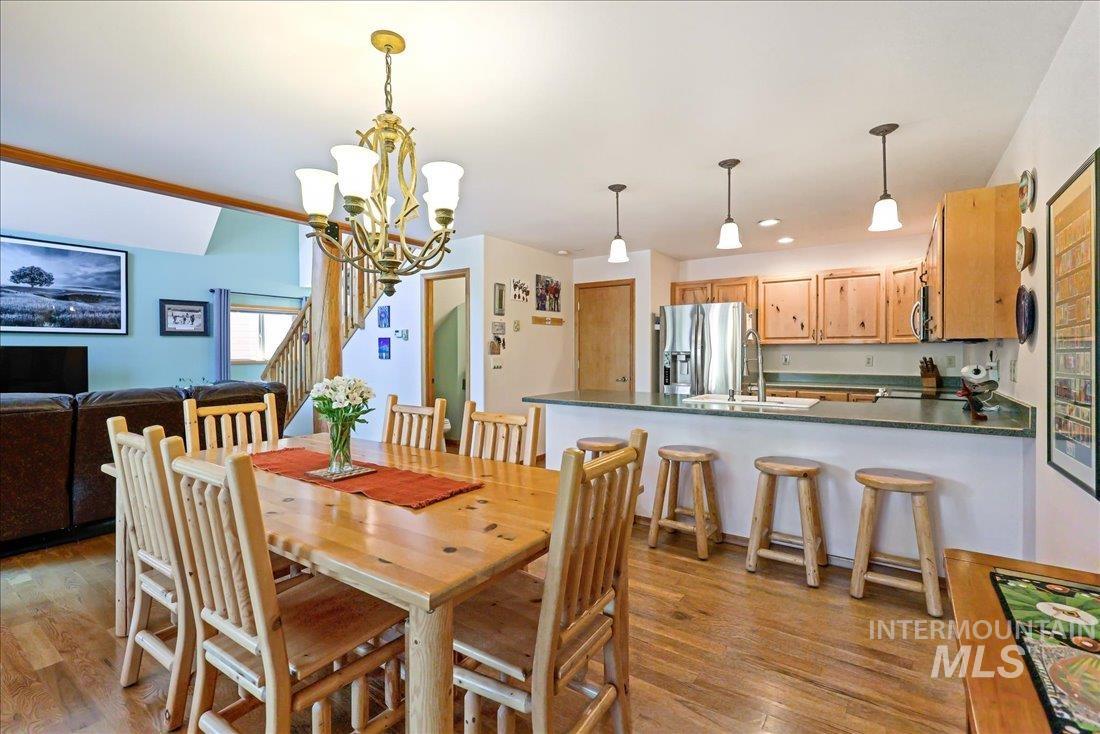 1425 Clements Rd Property Photo 11