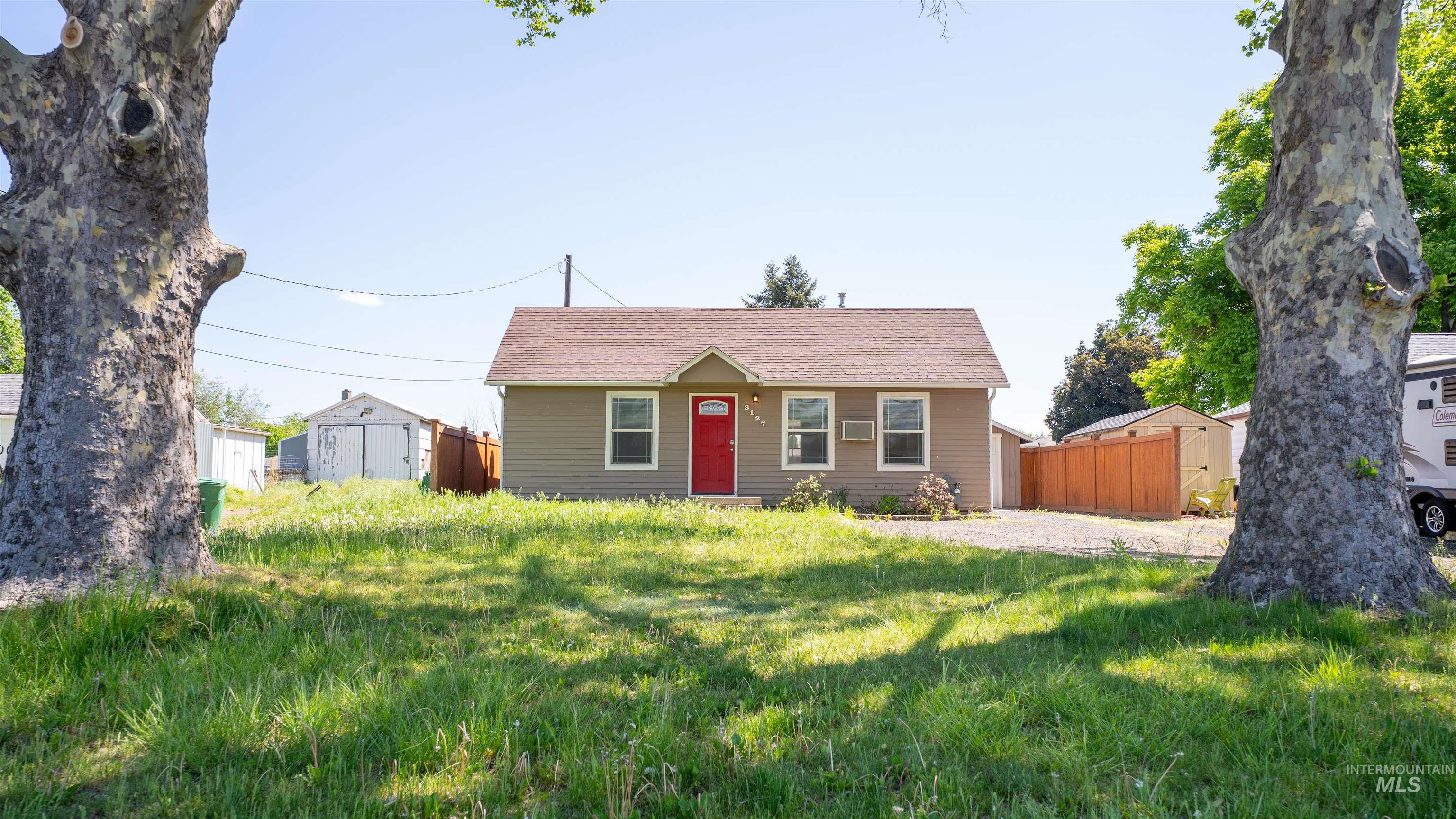 3127 8th Street Property Photo 1