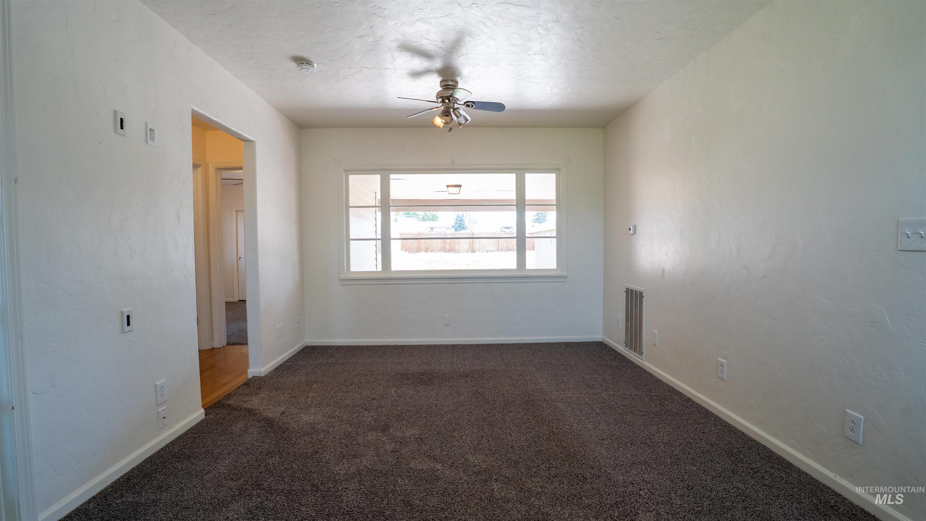 3127 8th Street Property Photo 2