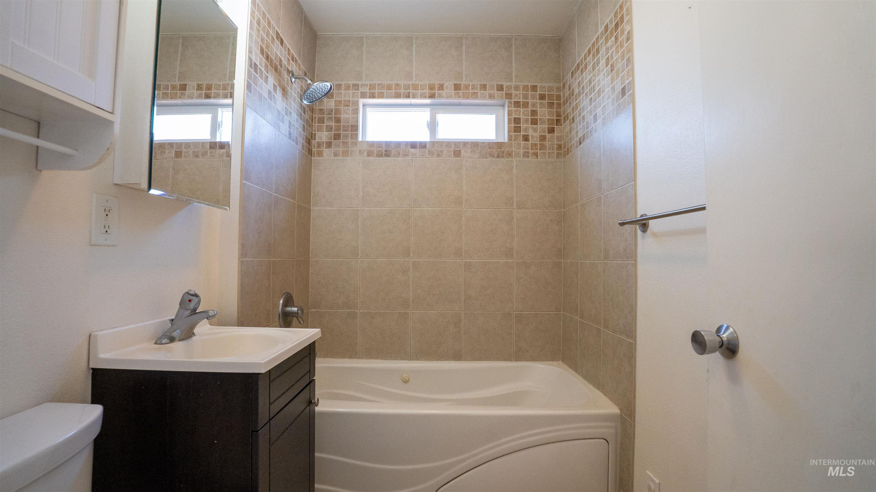 3127 8th Street Property Photo 8