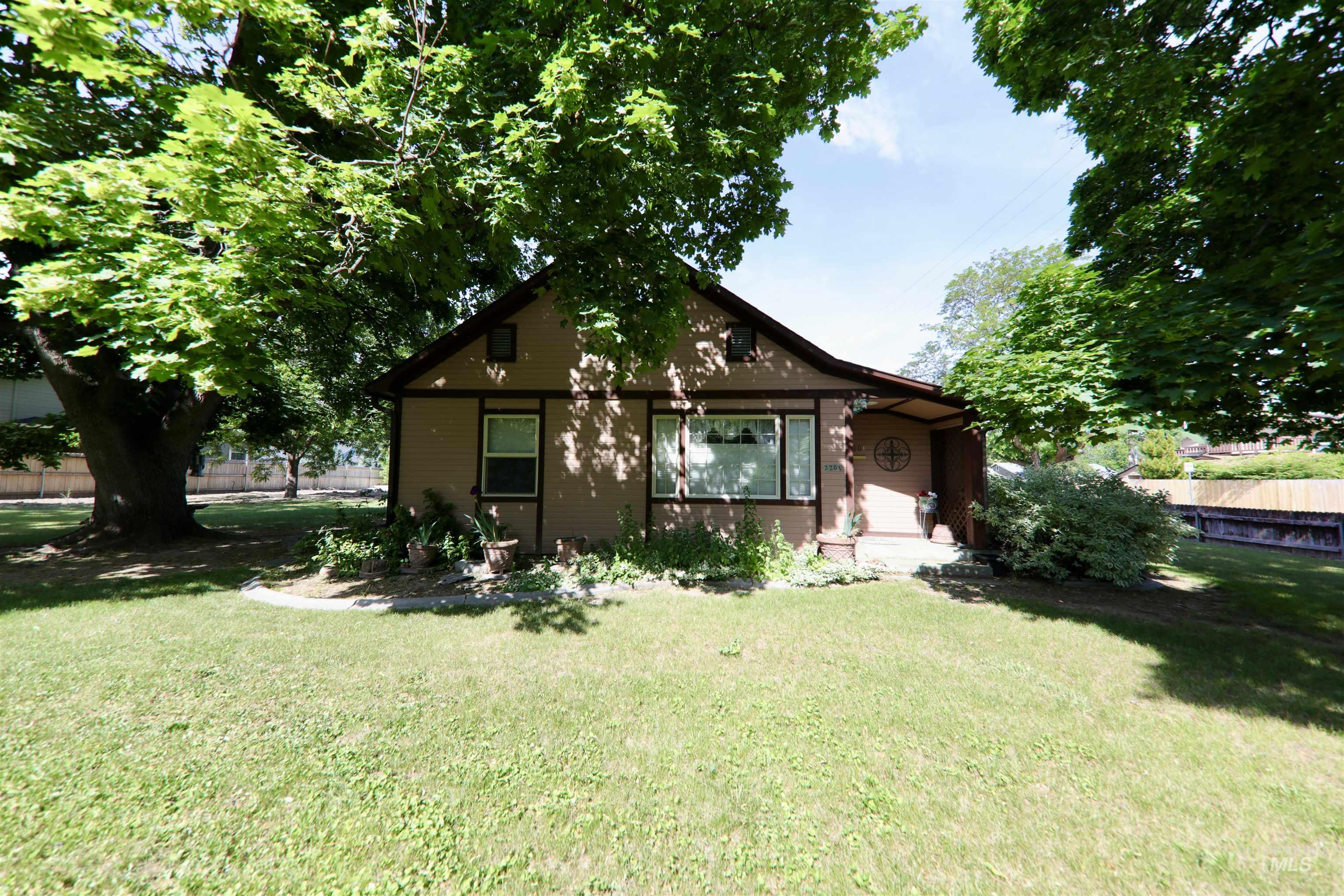 2201 S Hervey St Property Photo 1