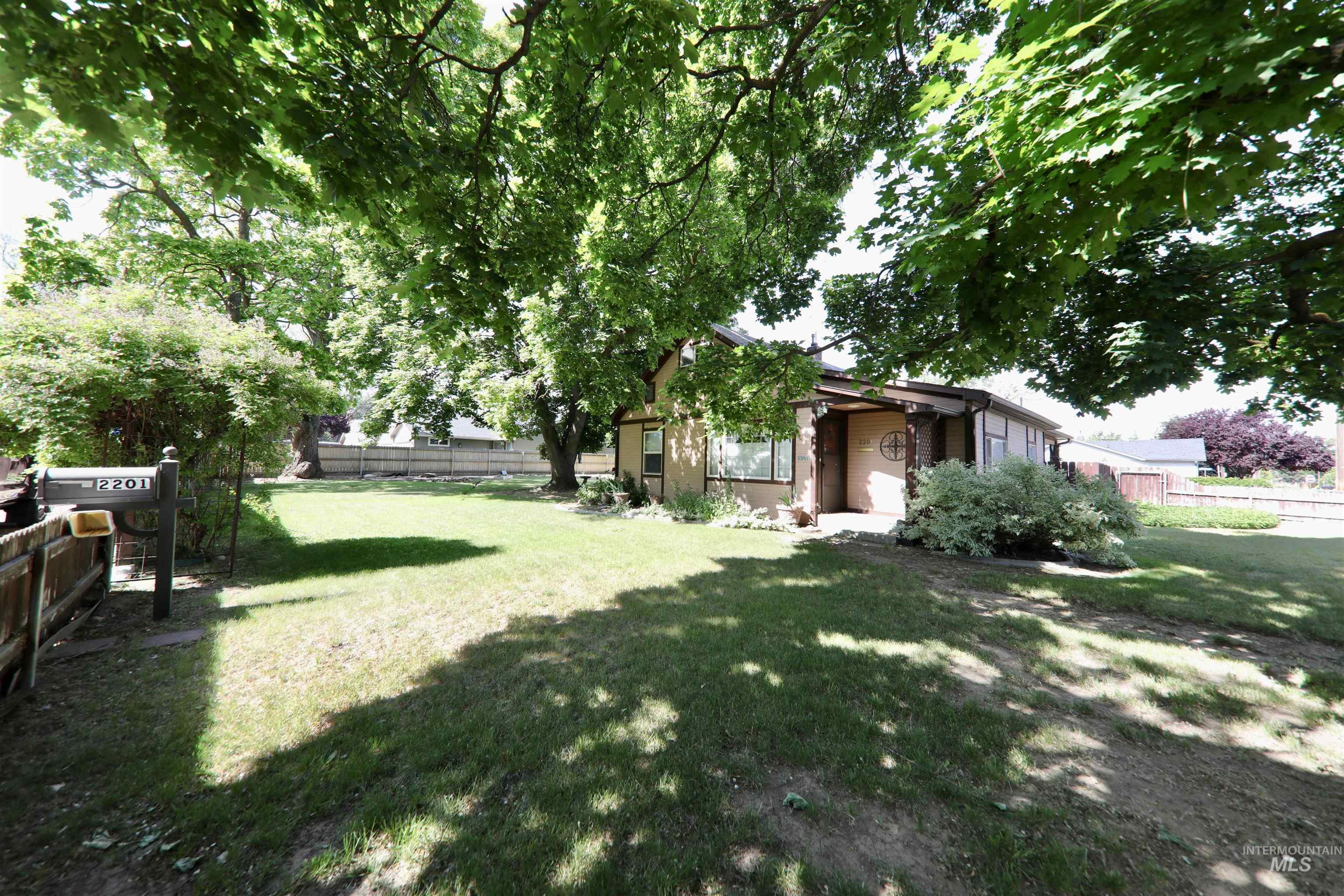 2201 S Hervey St Property Photo 2