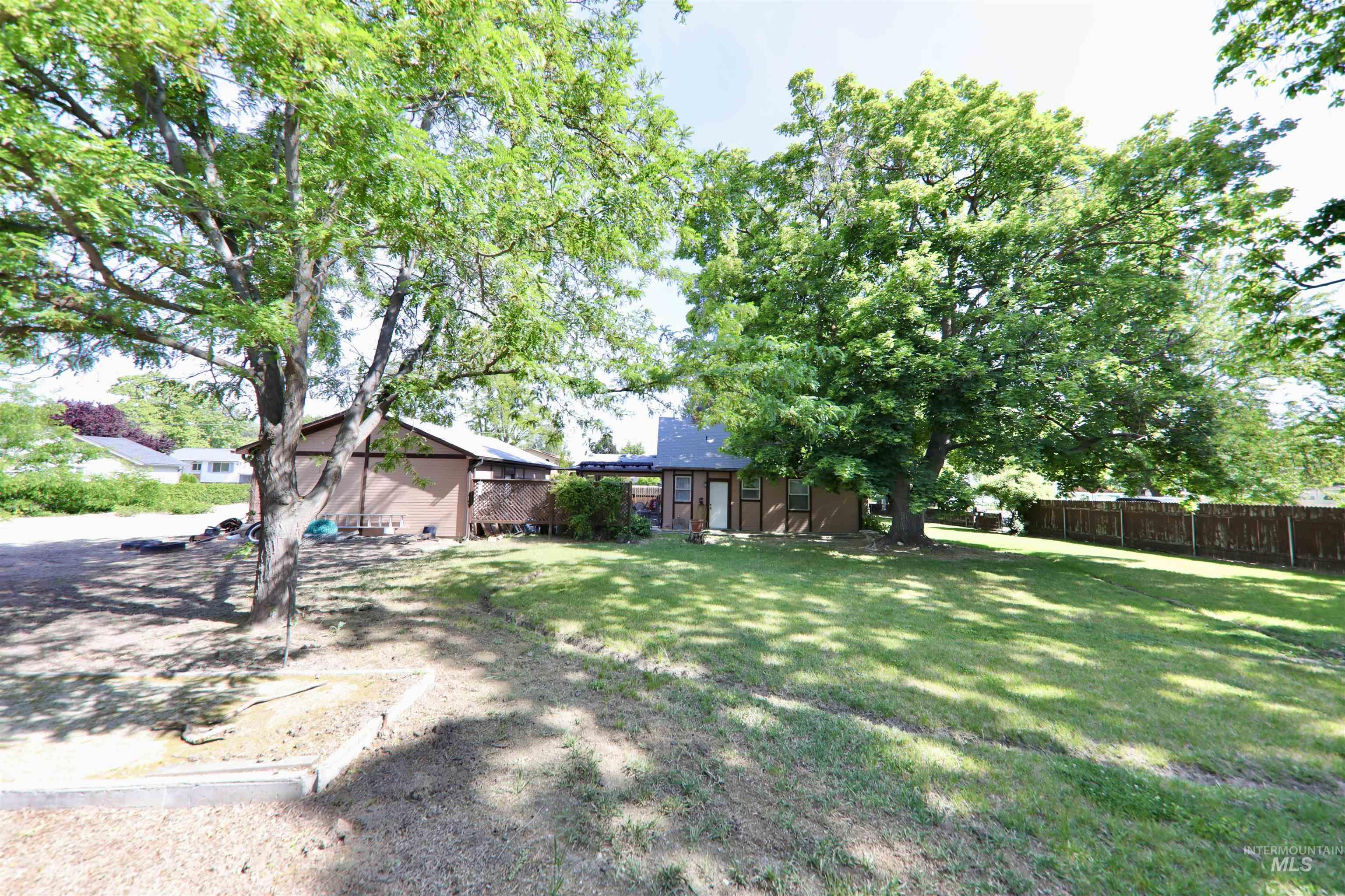 2201 S Hervey St Property Photo 3