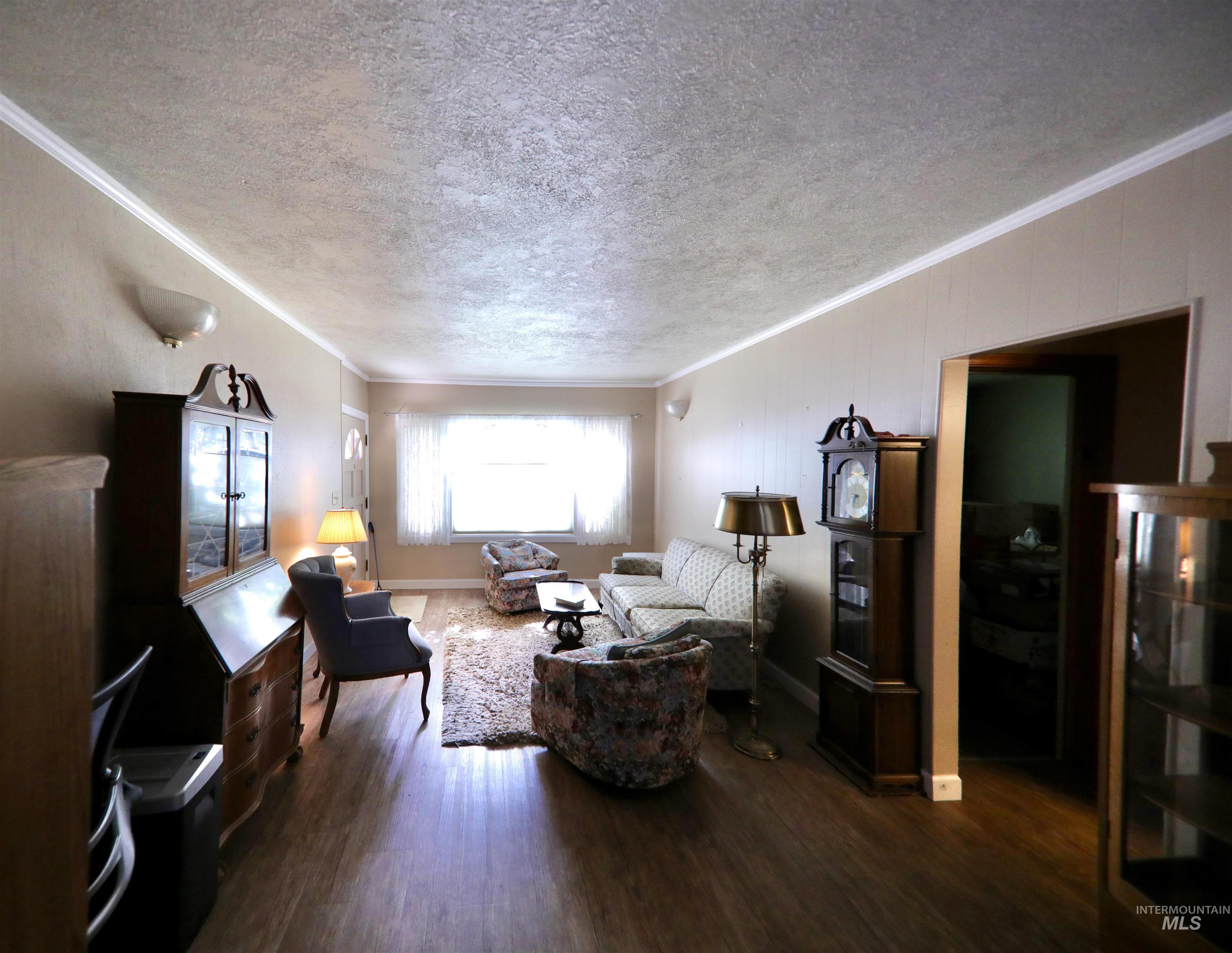 2201 S Hervey St Property Photo 6