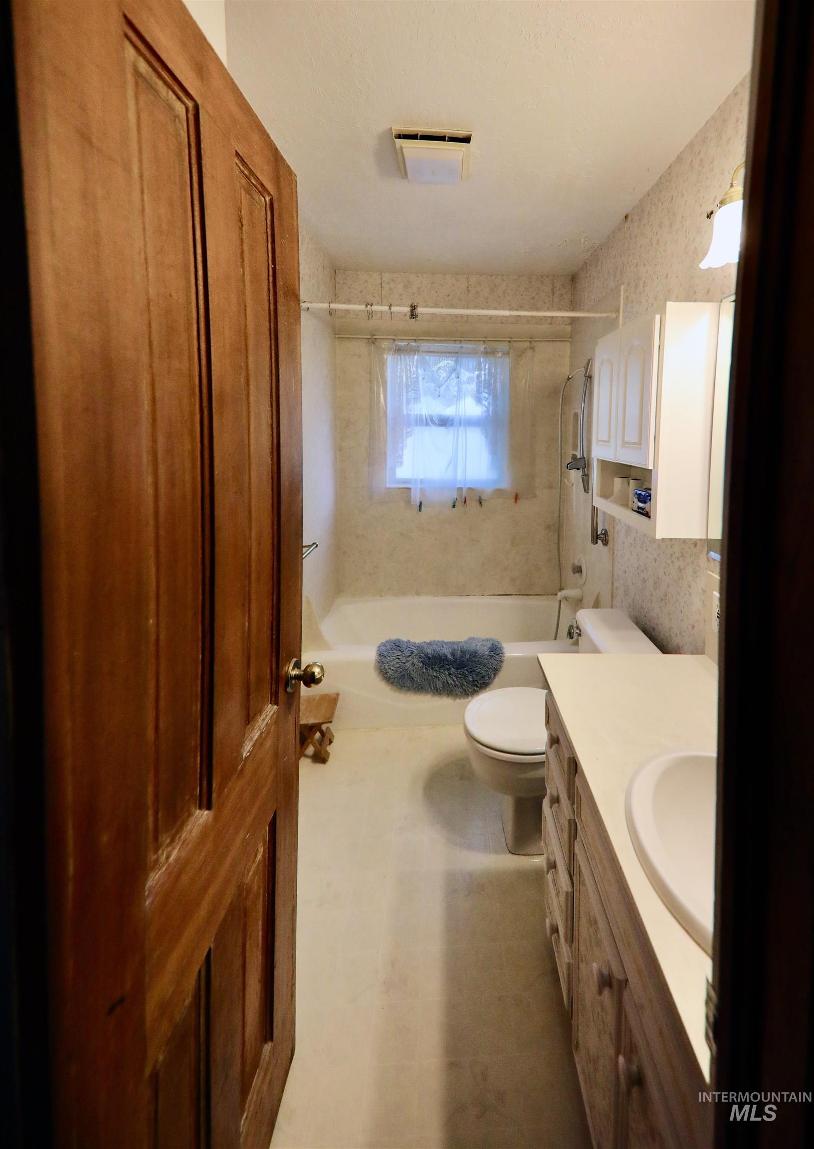 2201 S Hervey St Property Photo 11