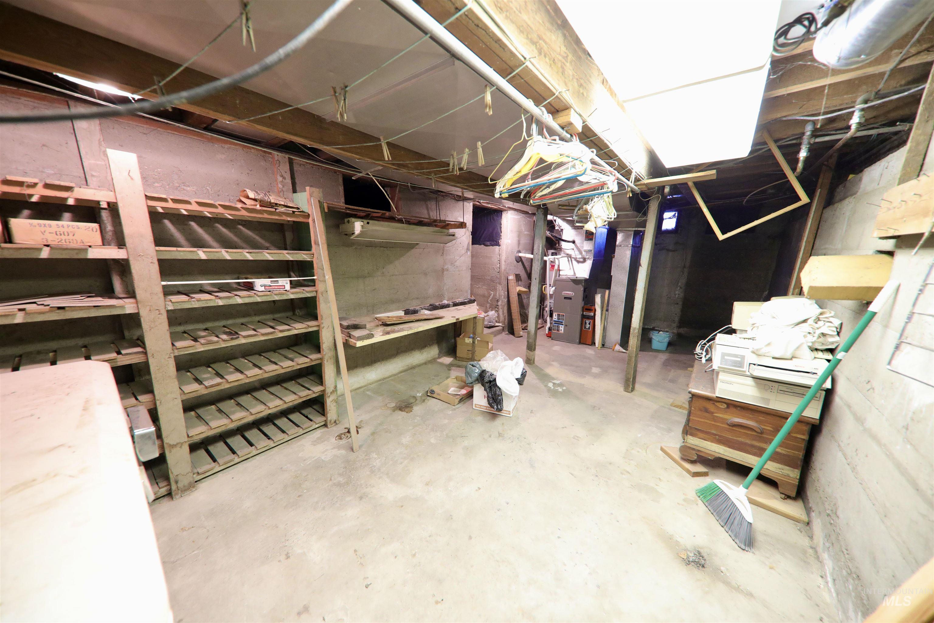 2201 S Hervey St Property Photo 16