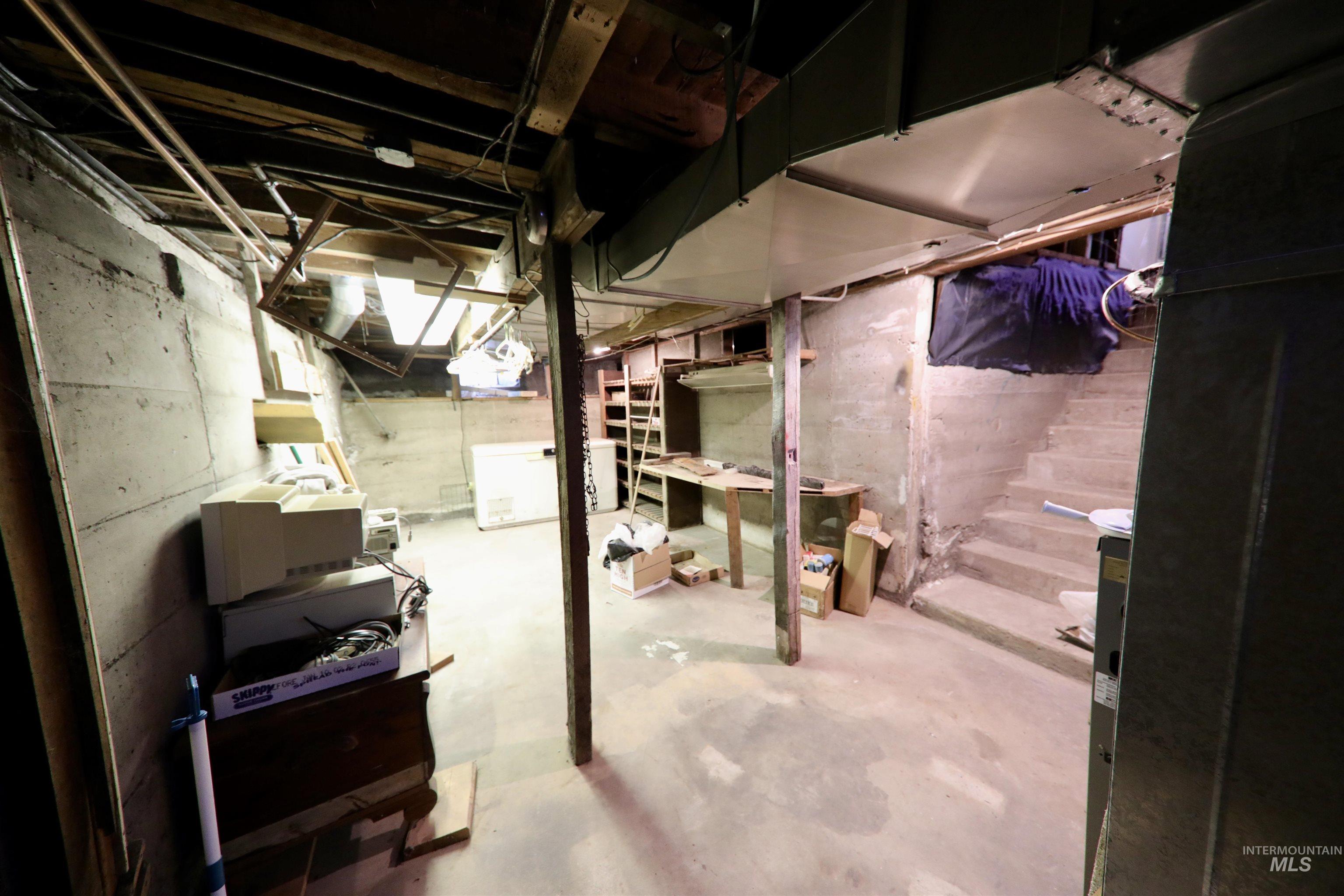 2201 S Hervey St Property Photo 17