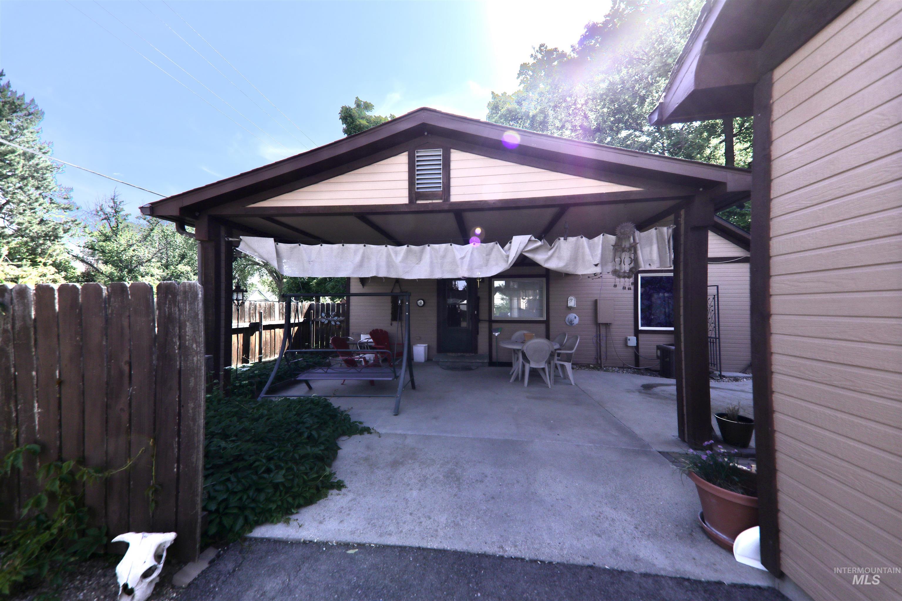 2201 S Hervey St Property Photo 19