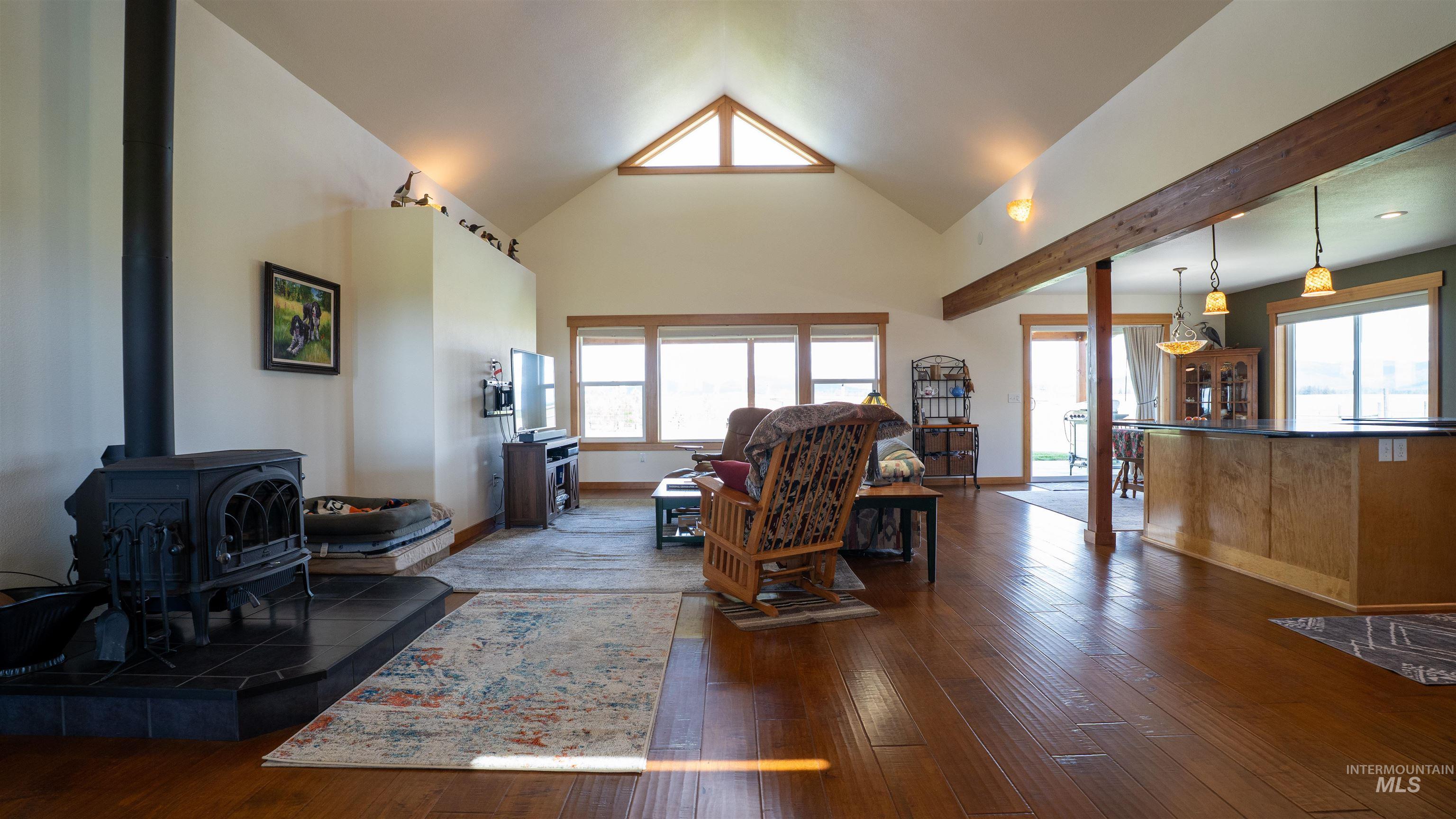 1040 Zimmerman Property Photo 4