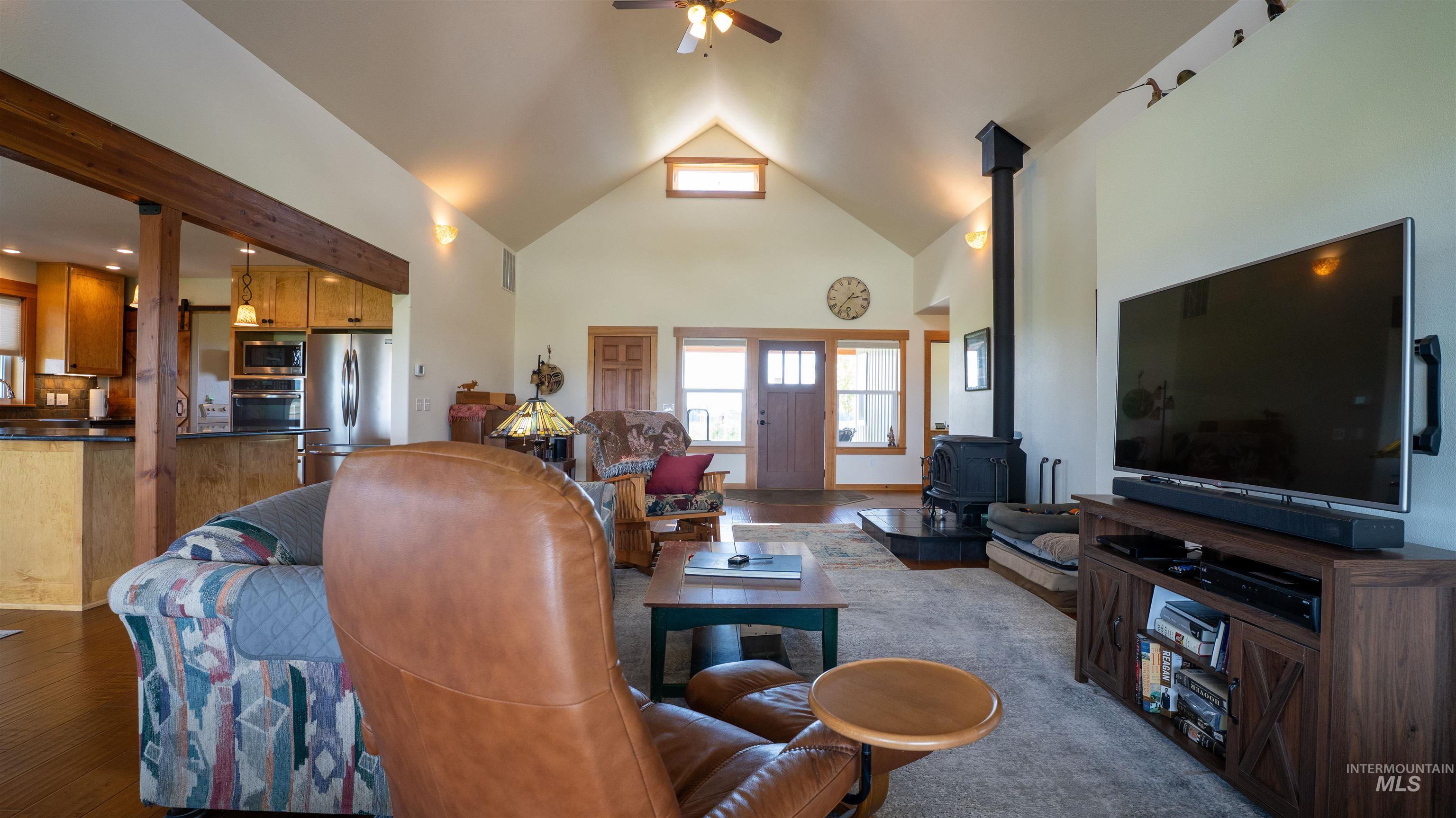 1040 Zimmerman Property Photo 10