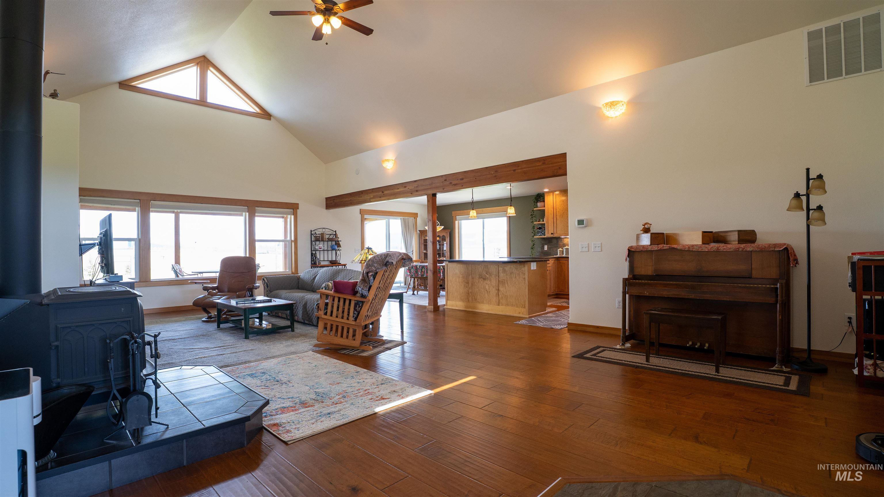 1040 Zimmerman Property Photo 11