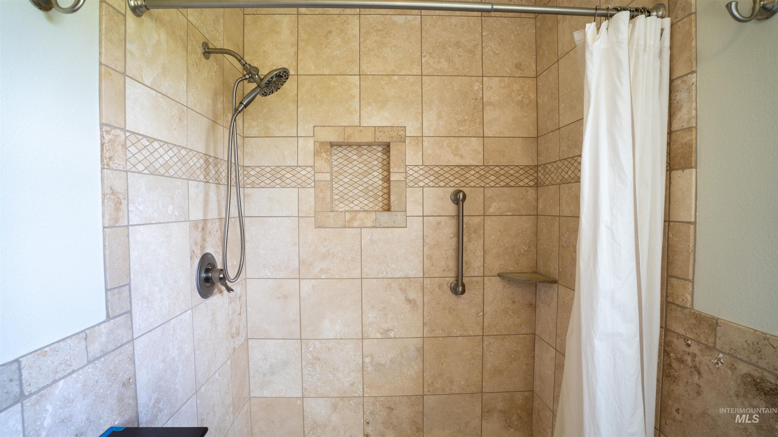 1040 Zimmerman Property Photo 26